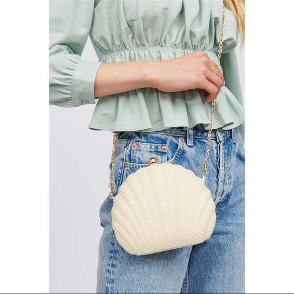 NWT Cream Seashell Purse - Picture 5 of 8